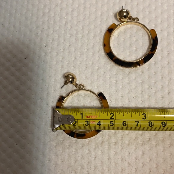 New tortoise shell and gold earrings - Picture 4 of 5
